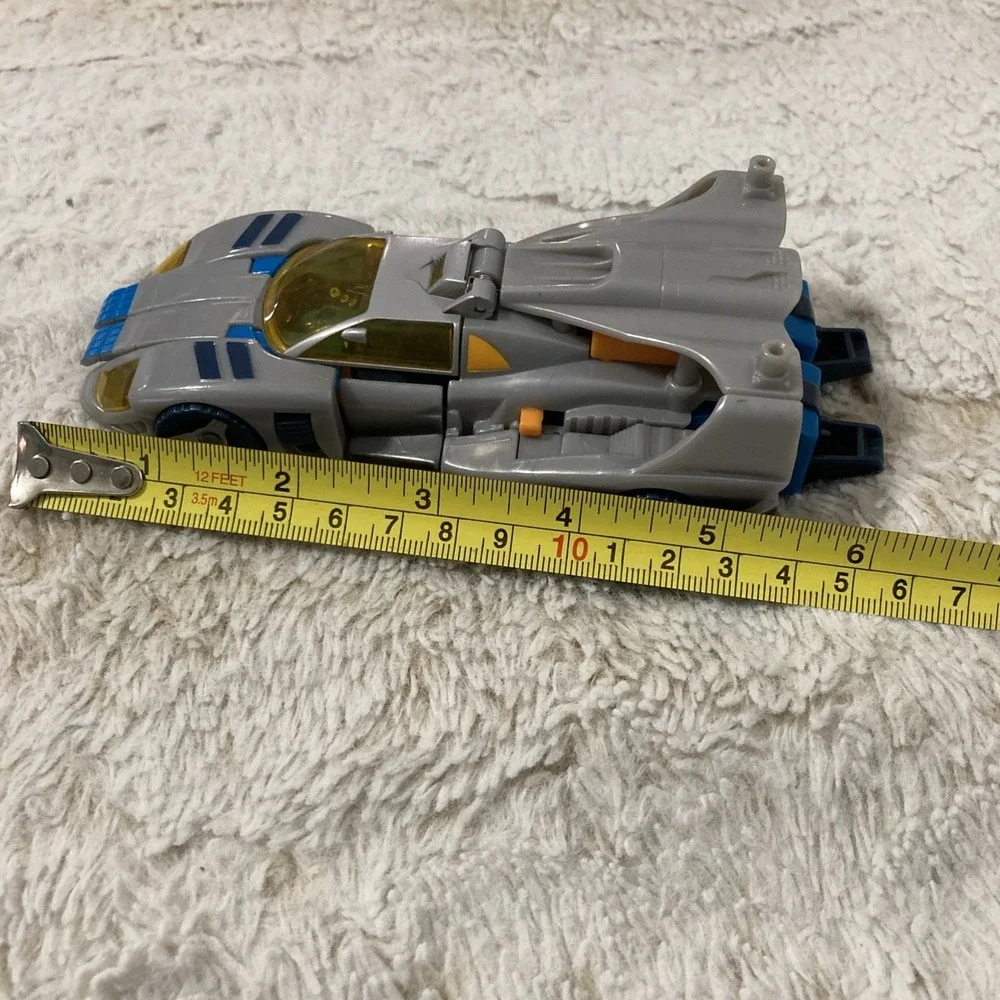 Hasbro Transformers Armada Blurr (No Accessories) &‎ a Posed Bumblebee